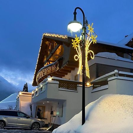 Chasa Monthani Ischgl Exteriör bild