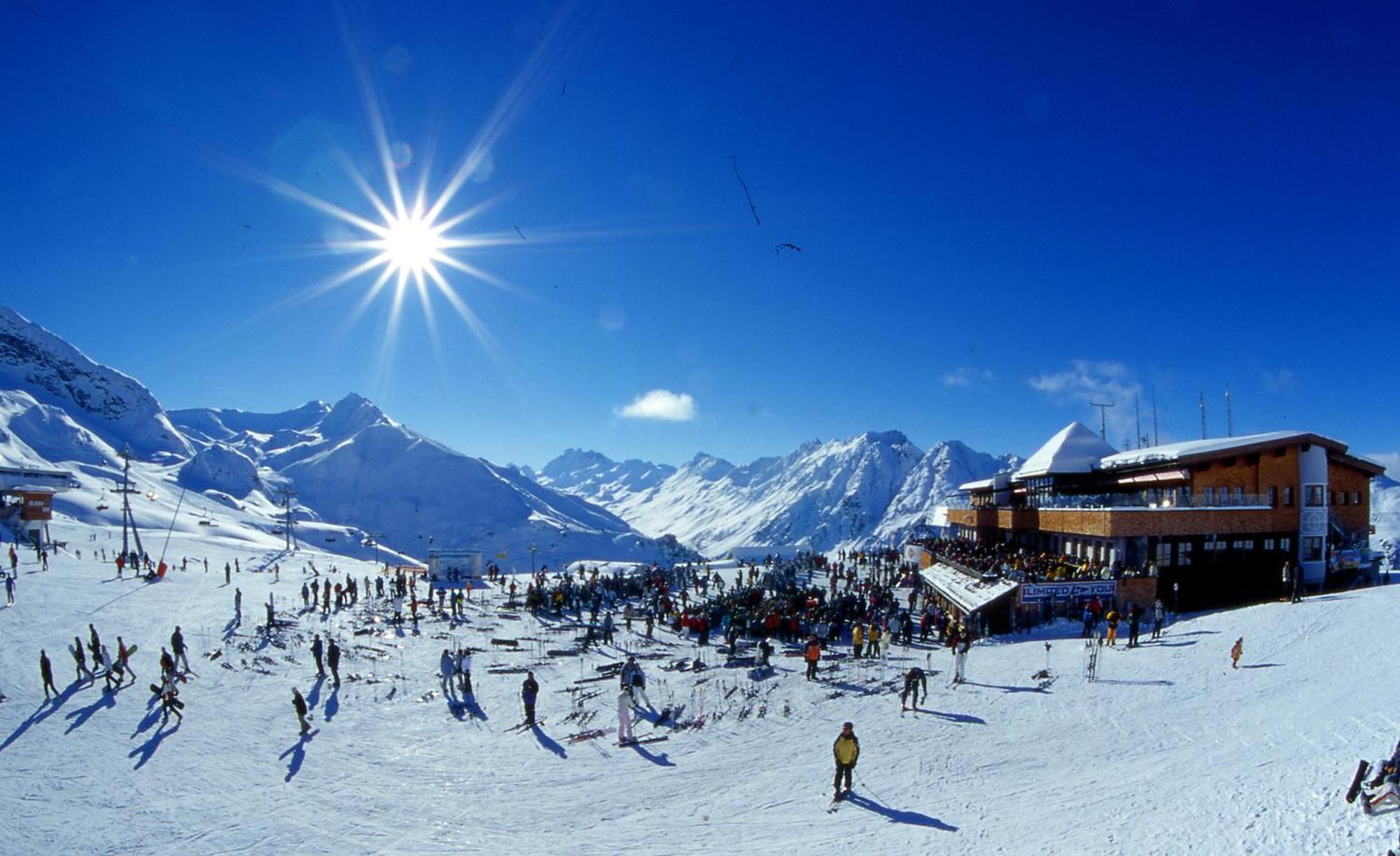Chasa Monthani Ischgl Exteriör bild